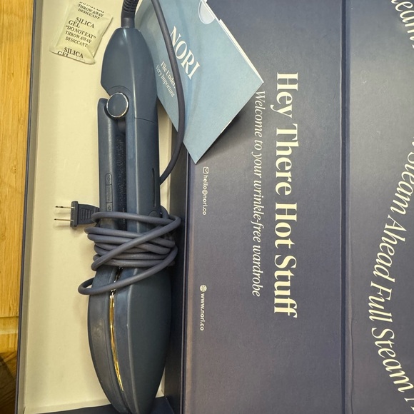 #301: Nori Blue Clothing Iron/Steamer go travel - no ironing board needed! - Picture 2 of 4
